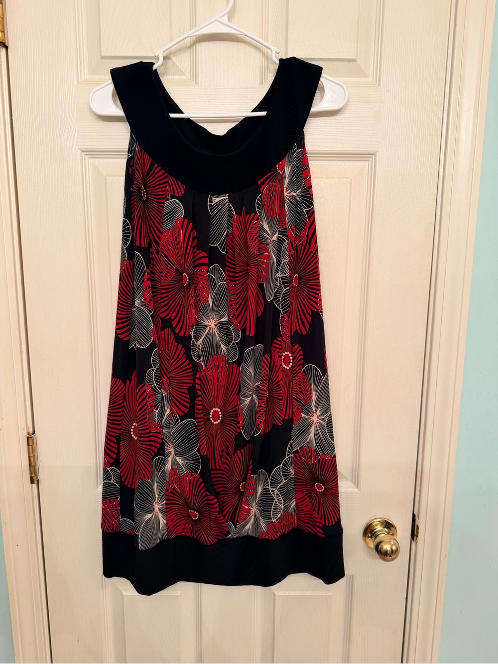 Glamour Black Sleeveless Dress with Red and White Floral Print